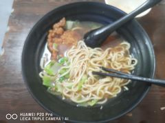 大排面-家烧面馆【南山路知名经典面食】