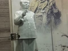 -毛泽东像章珍藏馆