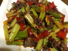 -临江餐馆二楼美食部落