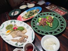 -粤·向群饭店(麓景路店)