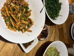-湖南老灶台·生态农业餐饮(龙胜店)