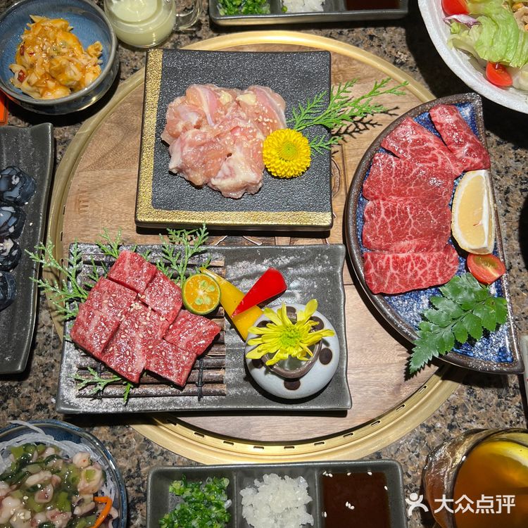 百吃不腻的五星日式烧肉,服务生颜值绝绝子,还有伴手礼