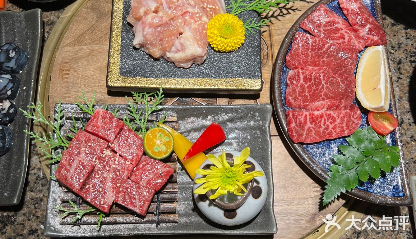 百吃不腻的五星日式烧肉，服务生颜值绝绝子，还有伴手礼