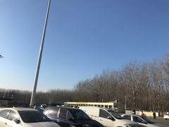 -窦店服务区-停车场