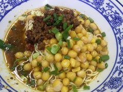 -渝之汇牛肉豌杂面