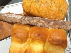 -HOT CRUSH趁热集合·现烤面包(上海环球港店)
