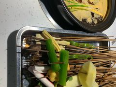 -钢管厂五区小郡肝串串香(奥克斯广场锦城万达店)
