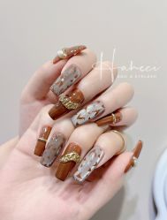 -花岐款式专研健康美甲沙龙