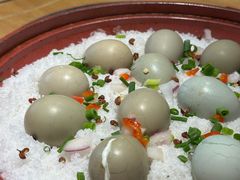 -头上红煨盐鸡·非遗院子餐厅