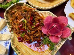 酸萝卜炒牦牛肉-吉祥圣雪藏餐