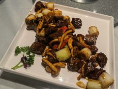 山菌葱爆雪花牛肉-尚一汤 广东炖汤(金桥国际店)