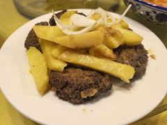 牛肉饼土豆条-卓娅俄餐厅(恩和俄罗斯民族乡店)