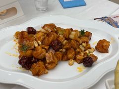 宫保荔浦芋头虾球-品海楼·大连海胆锅贴馆(东港店)