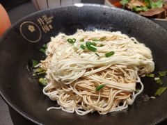 牛骨拌面-贡梅老面馆·蟹粉面·无锡特色小吃(南长街主推店)