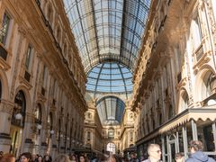 -文艺复兴百货(米兰大教堂广场店)