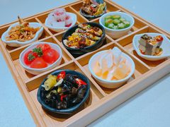 九宫格玲珑前菜-新仙清汤牛腩(铜锣湾店)