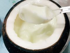 -志龙皇冠吃货椰子铺
