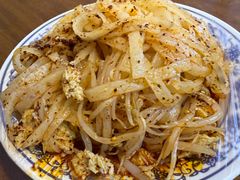 -牡丹广场薛栓子擀面皮大王