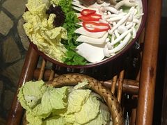 -老牌坊云南鱼豆花火锅(爱建店)