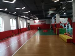 -悦动体能篮球羽毛球网球(三里河店)