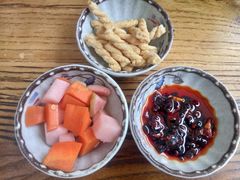 -毛辣果·贵州红酸汤牛肉火锅(西单店)