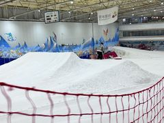 -乔波室内滑雪场