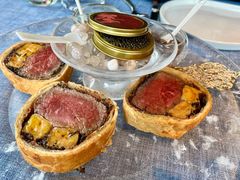 惠灵顿牛排-弦月窗LUNETTE BY AMANDA(复兴路店)