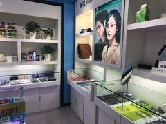 -提一眼镜·蔡司·依视路(小寨店)
