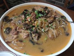 小鸡炖蘑菇-李老哈·东北菜(宋园路店)