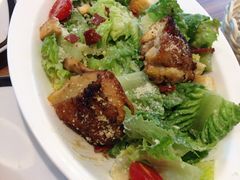 料鸡腿凯撒沙拉-Dazzling Cafe 蜜糖吐司专卖店