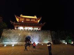 -巴陵广场