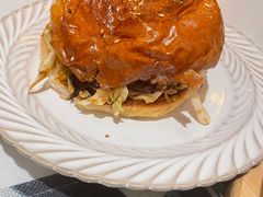 慢烤猪肉汉堡-MIO弥欧洋房西餐厅(中央大街店)