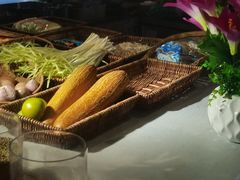 -鱼窝棚柴火铁锅炖(富山屯店)