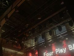 -FOUR PLAY BAR