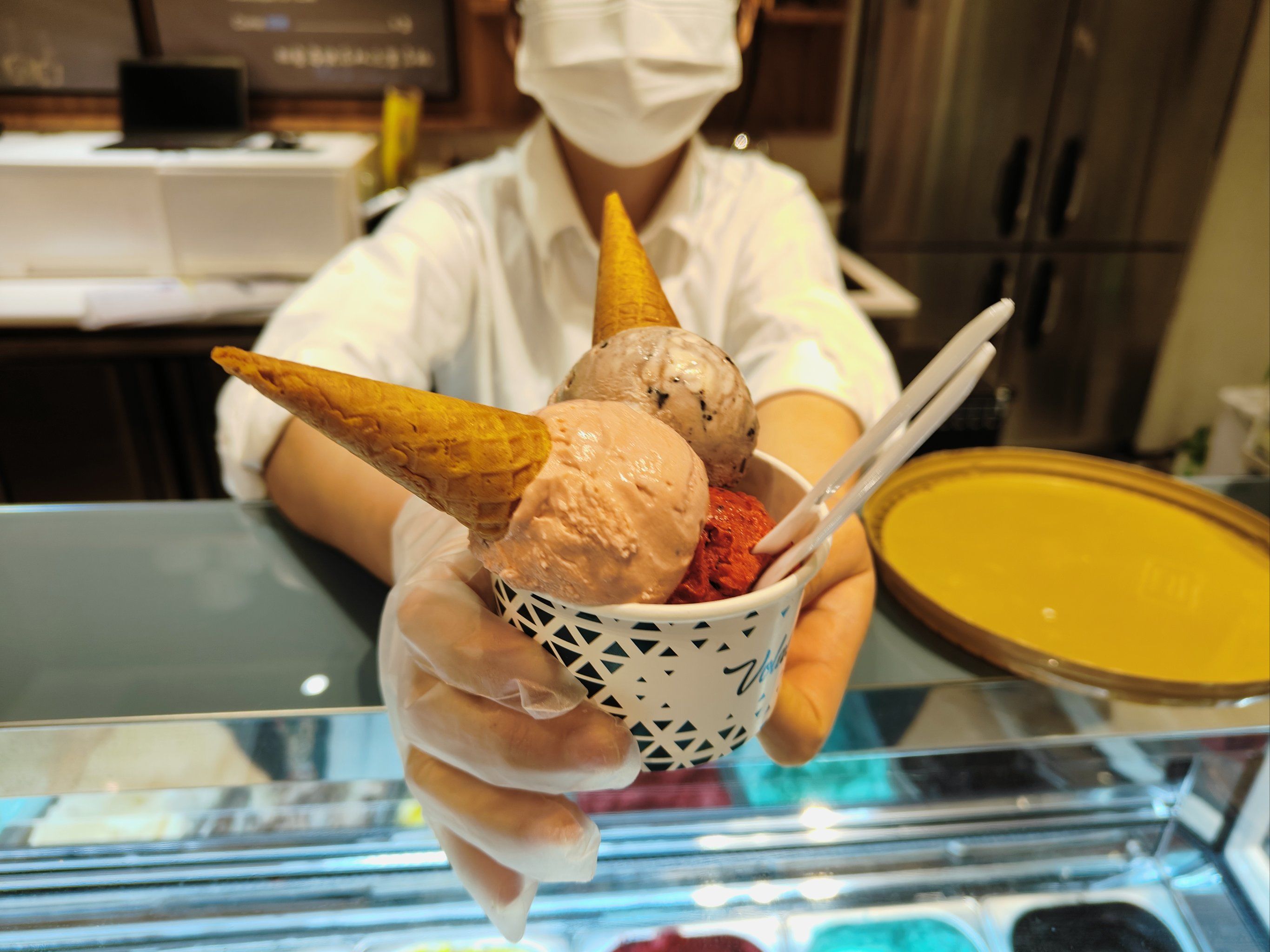 一点也不腻,口感很绵密
「白雪公主」甜滋滋的,有一股淡淡的奶香味