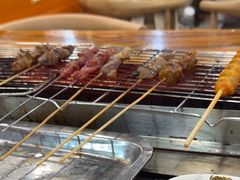 -哈尔滨小酒馆·鲜肉现穿自助烧烤(康新花园店)