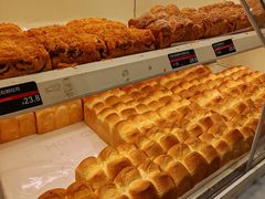 -HOT CRUSH趁热集合·现烤面包(上海环球港店)