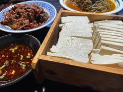 -蓝田九大碗民俗食府(蓝田店)