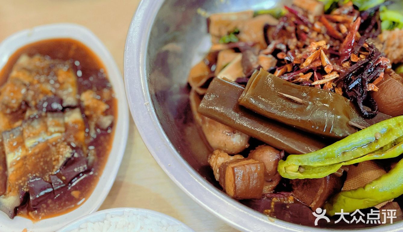 高记甏肉干饭还不孬哩
