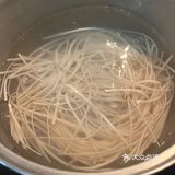 鸡腿奶味咖喱拌面