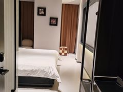 -万泊酒店(长沙五一广场国金中心店)