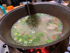 -茸梅路右拐龙虾-农家菜(松江店)