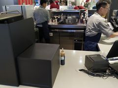 -瑞幸咖啡(绿地新都会9号楼店)