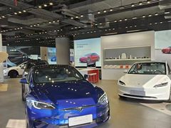-TESLA 特斯拉(上海太古汇体验店)