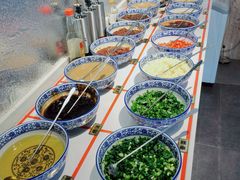 自助调料区-渝蛙先生领鲜美蛙老火锅