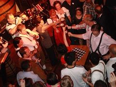 2010皇冠啤酒节7-皇冠自酿啤酒坊(中国红街5号楼店)