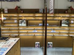 -罗伯特眼镜·蔡司官方授权(罗湖国贸店)