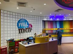 -m豆巧克力世界(上海世茂广场店)