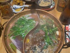 -洱火云南酸菜牛肉火锅(石景山当代商城店)