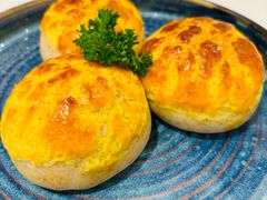 酥皮叉烧包-白天鹅宾馆-宏图府餐厅